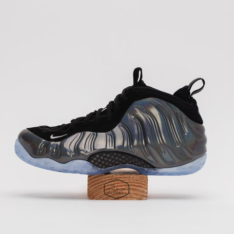 NIKE AIR FOAMPOSITE ONE HOLOGRAM